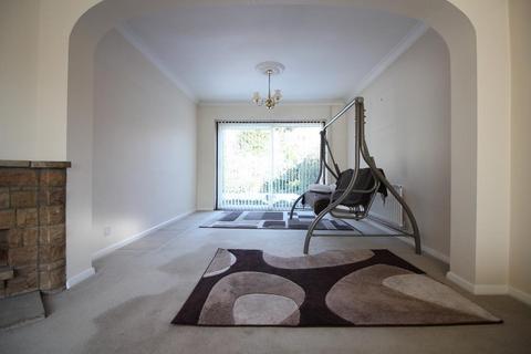 3 bedroom flat to rent, Borderside, Slough
