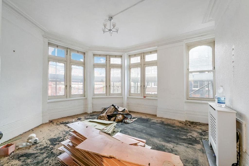 Studio Room