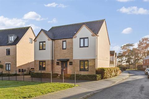 4 bedroom detached house for sale, Jennings Close, Northampton NN5