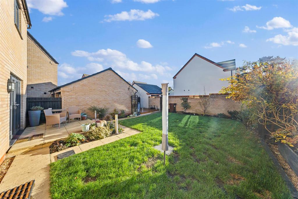 5 Jennings Cl Web04.jpg