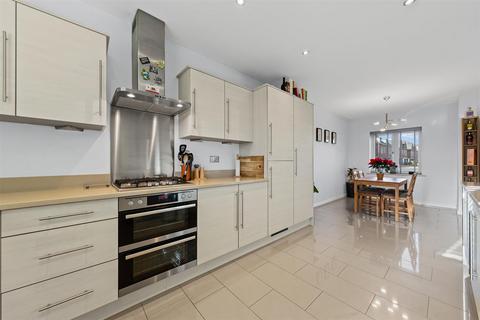 4 bedroom detached house for sale, Jennings Close, Northampton NN5