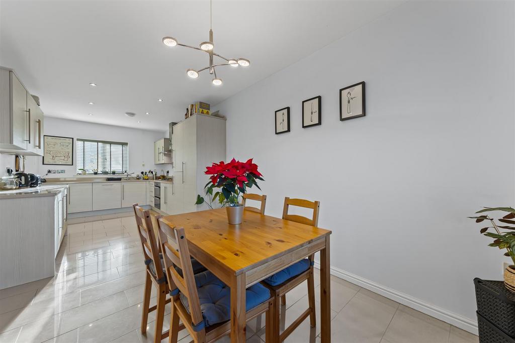 5 Jennings Cl Web20.jpg