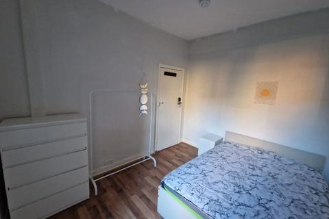 undefined, Turnpike, London N15
