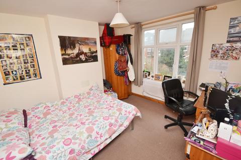 5 bedroom semi-detached house to rent, Ednaston Road, Nottingham NG7