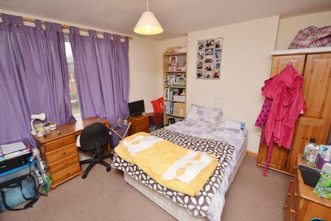 5 bedroom semi-detached house to rent, Ednaston Road, Nottingham NG7