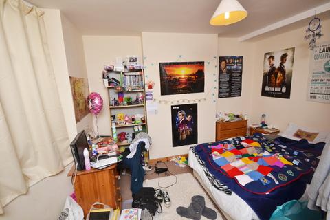 5 bedroom semi-detached house to rent, Ednaston Road, Nottingham NG7