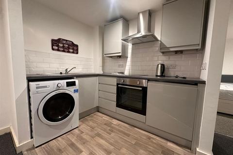 undefined, 15 Wolstenholme Square, City Centre
