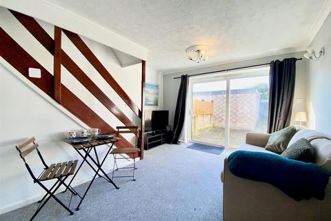 2 bedroom end of terrace house for sale, Pinkhams Twist, Whitchurch