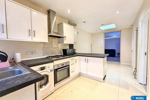 undefined, Salisbury Avenue, Barking