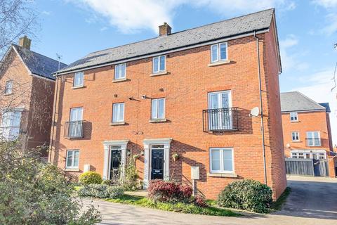 Lemmon Walk, Oxley Park, Milton Keynes, MK4
