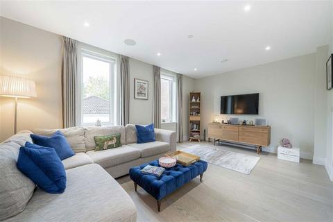 4 bedroom end of terrace house for sale, Noel Square, Teddington TW11