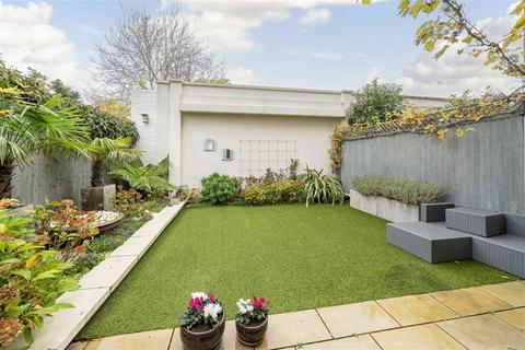 4 bedroom end of terrace house for sale, Noel Square, Teddington TW11