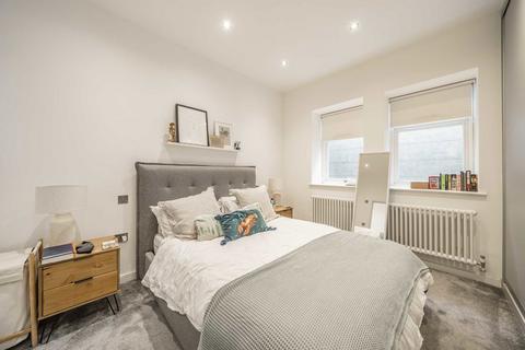 undefined, Ambleside Avenue, London SW16