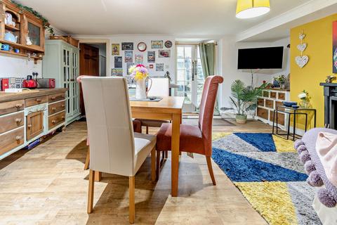 2 bedroom flat for sale, North Marine Road, Scarborough, YO12