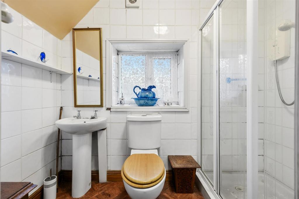 Shower Room.jpg