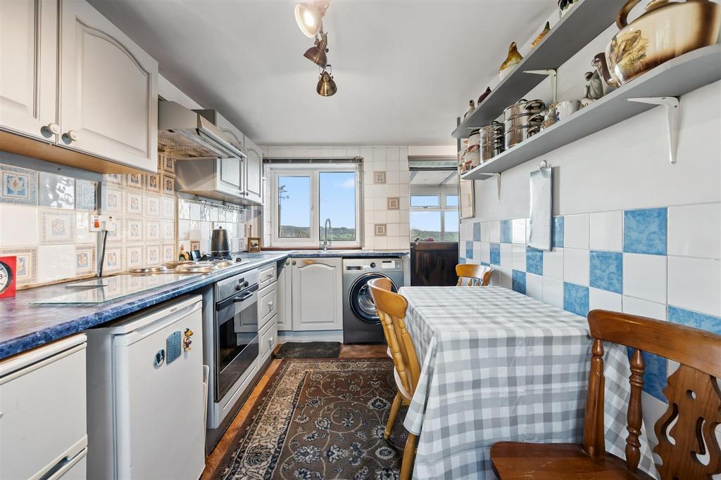 Breakfast Kitchen to window.jpg