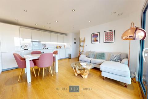 2 bedroom apartment for sale, The Broadway, Loughton IG10