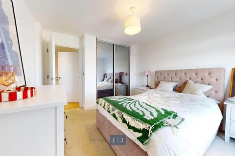 2 bedroom apartment for sale, The Broadway, Loughton IG10