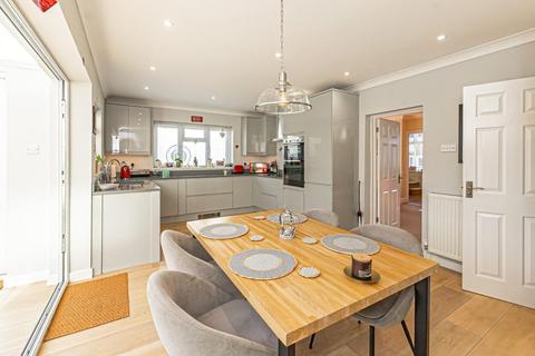 4 bedroom detached house for sale, Heath Road, Leighton Buzzard