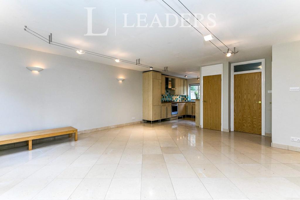 Lounge/Kitchen