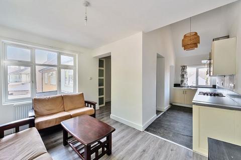 3 bedroom maisonette to rent, Burgess Avenue, NW9