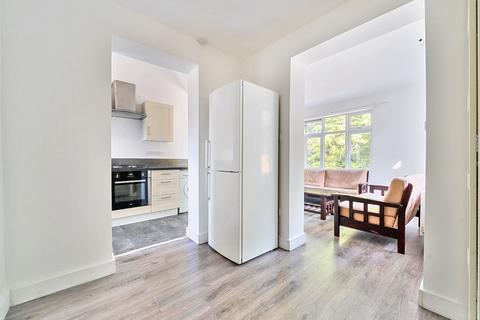 3 bedroom maisonette to rent, Burgess Avenue, NW9