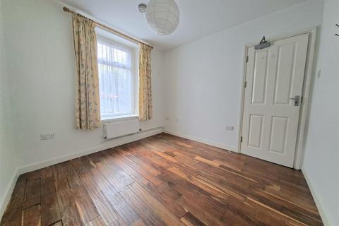 3 bedroom end of terrace house for sale, Kimberley Road, Sketty, Swansea
