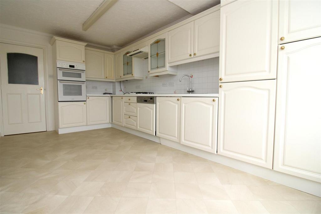 Kitchen 2.JPG