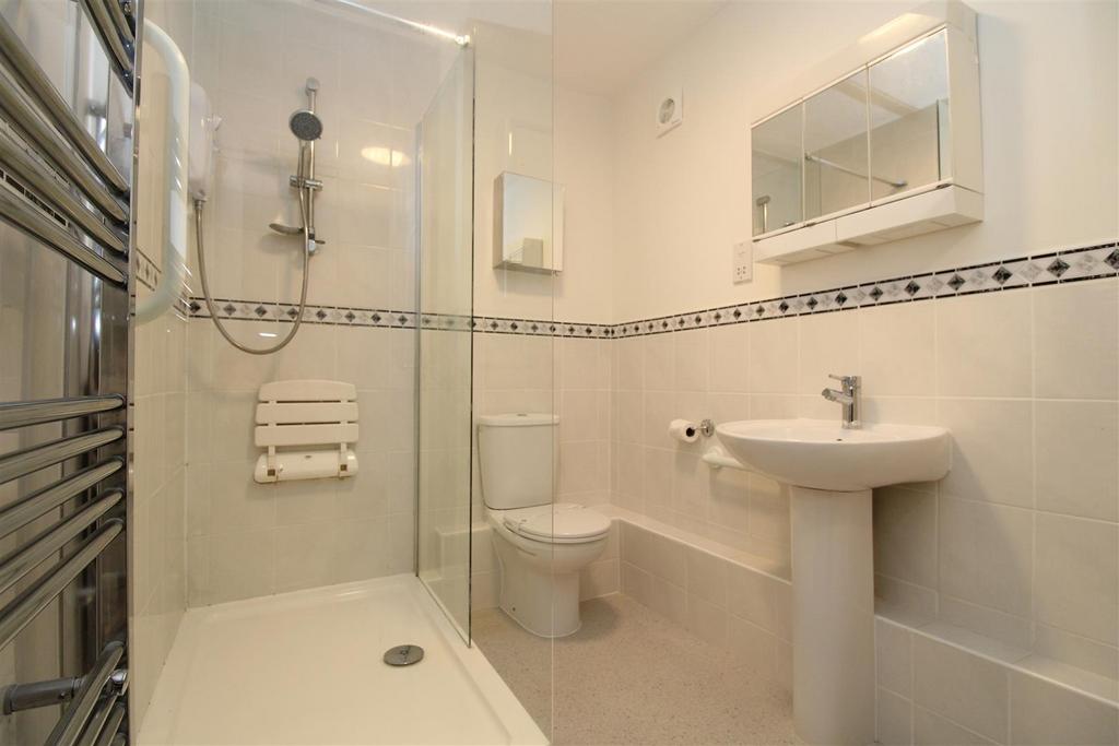 Ensuite.JPG