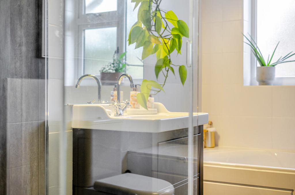 -69300427056d7-l-1384861-17-692f1574dce10