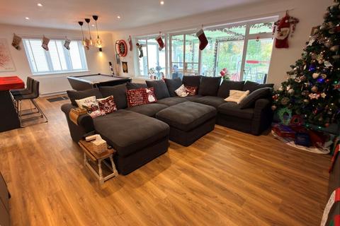 undefined, Copse Mead, Reading RG5