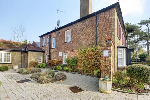2 bedroom flat to rent, Stanmore Hill, Stanmore HA7