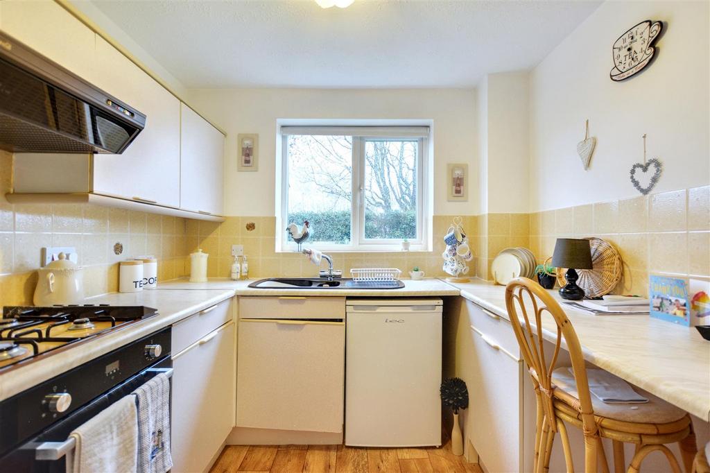 Kitchen 2.jpeg