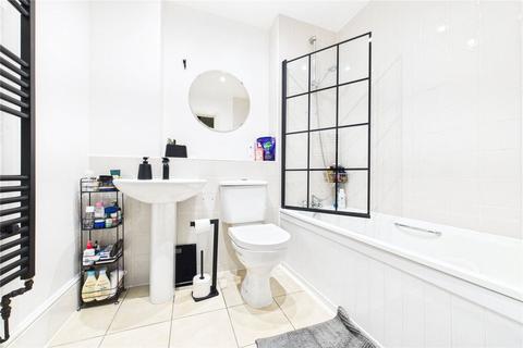 undefined, Abbey Gardens, Upper Woolhampton, Reading, Berkshire, RG7