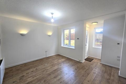 1 bedroom end of terrace house to rent, Chiltern Avenue, Farnborough GU14
