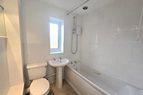 1 bedroom end of terrace house to rent, Chiltern Avenue, Farnborough GU14