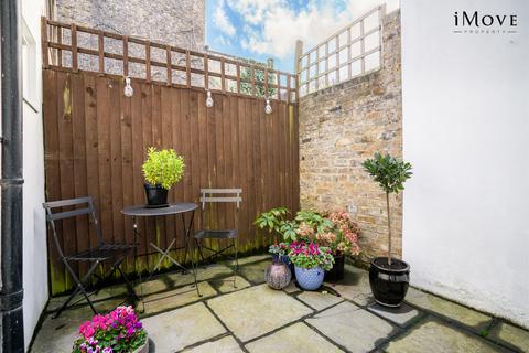 1 bedroom flat for sale, 30a Gipsy Hill, London SE19