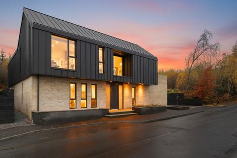 undefined, Glen Road, Torwood, FK5