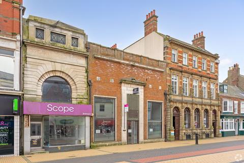 Retail property (high street) to rent, 16-18 King St Bridlington YO15 2DQ