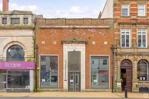 Retail property (high street) to rent, 16-18 King St Bridlington YO15 2DQ