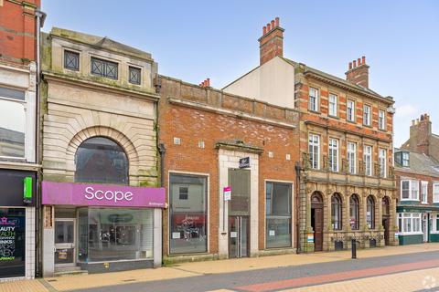 Retail property (high street) to rent, 16-18 King St Bridlington YO15 2DQ
