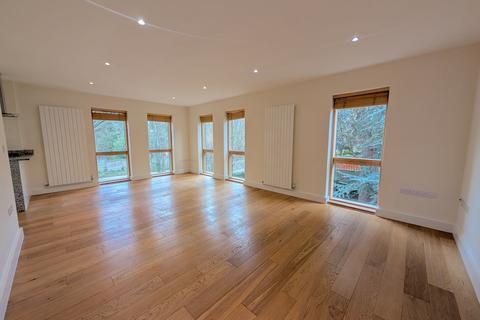 Long Road, Lexington House, CB2