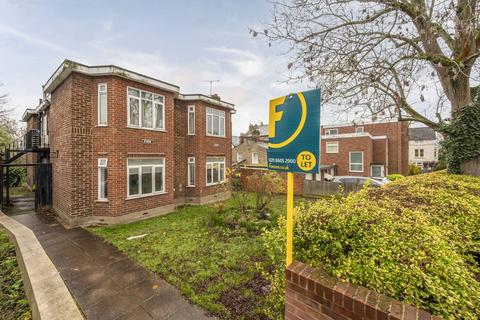 2 bedroom flat to rent, Woodside, Wimbledon, London, SW19