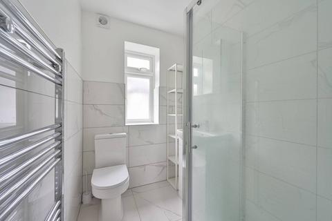 2 bedroom flat to rent, Woodside, Wimbledon, London, SW19