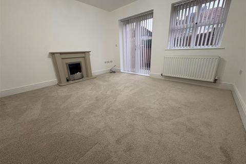 4 bedroom townhouse for sale, Rushdene Court, Wyke, Bradford