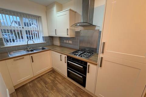4 bedroom townhouse for sale, Rushdene Court, Wyke, Bradford