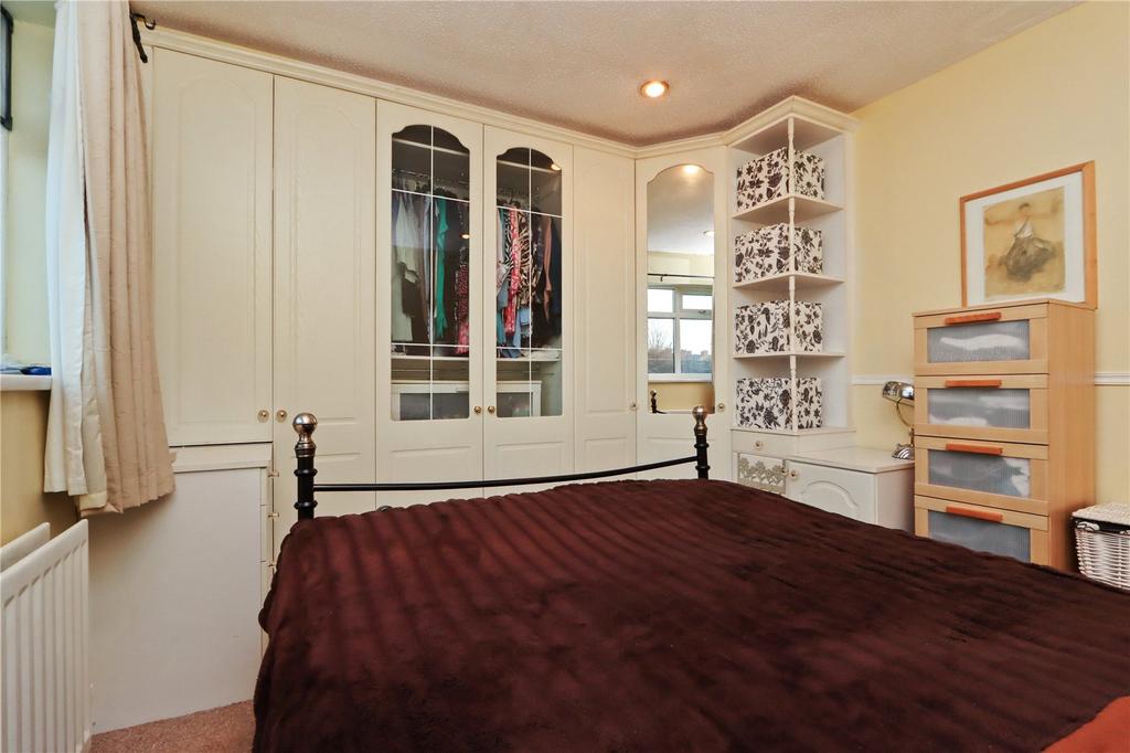 Bedroom 1 Pic 2