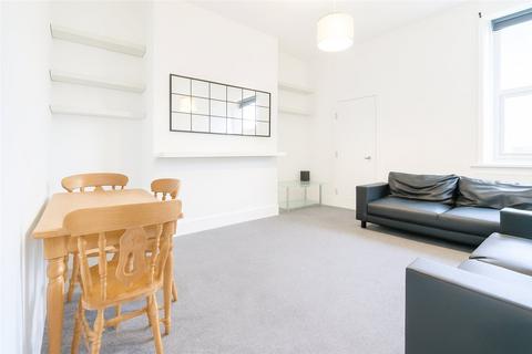 6 bedroom flat to rent, Grosvenor Road, Jesmond,
