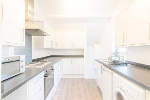 6 bedroom flat to rent, Grosvenor Road, Jesmond,
