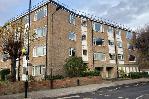 1 bedroom flat to rent, Derbin Court Queens Drive N4